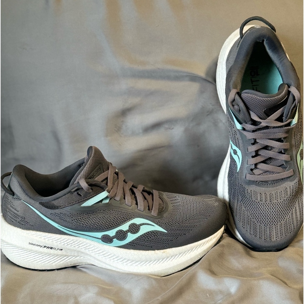 Saucony Triumph 21 women Running Shoes Gray sz 7